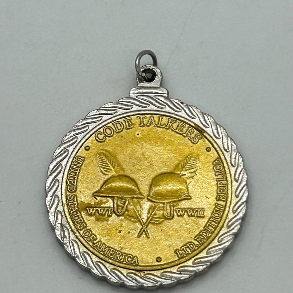2016 Remember Native Americans Sacagawea Code Talkers Coin Pendant Necklace Gold - Picture 7 of 15